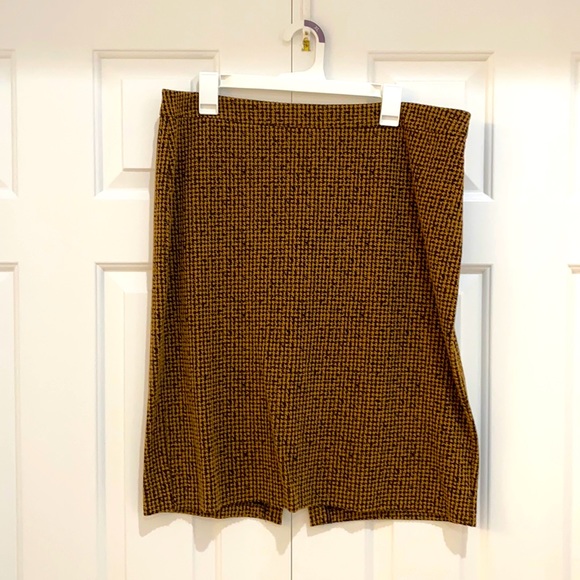 Michael Kors Dresses & Skirts - Michael Kors pencil skirt L